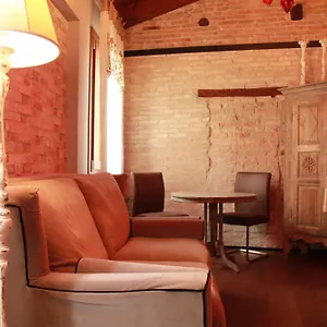 Rosso Charm 3*, Venecia Italia
